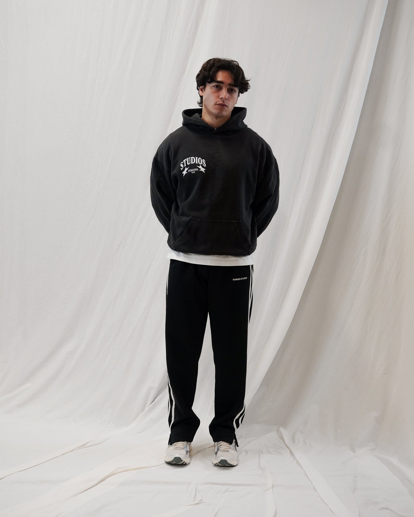 INTERNATIONAL HOODIE