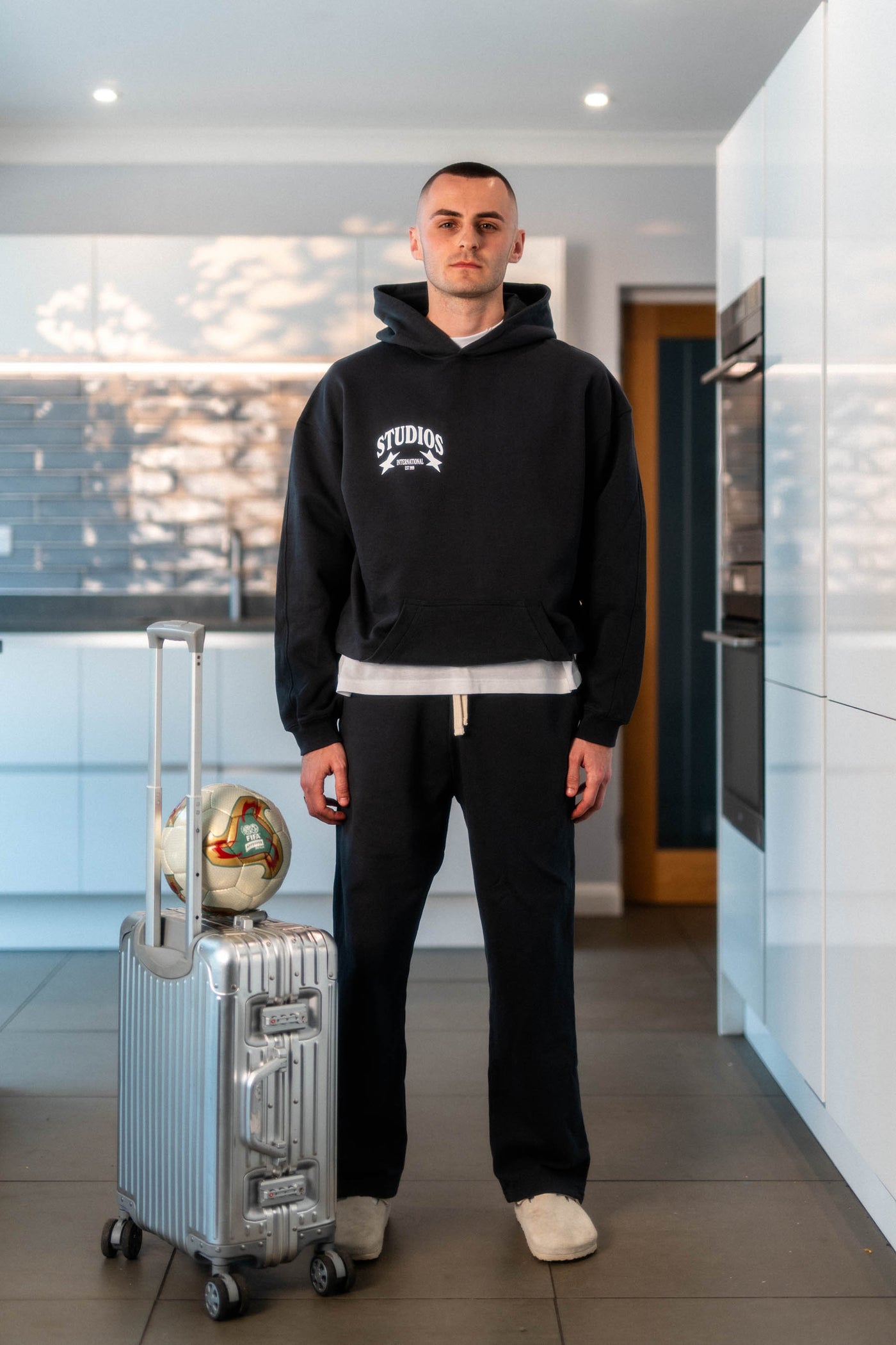 INTERNATIONAL HOODIE